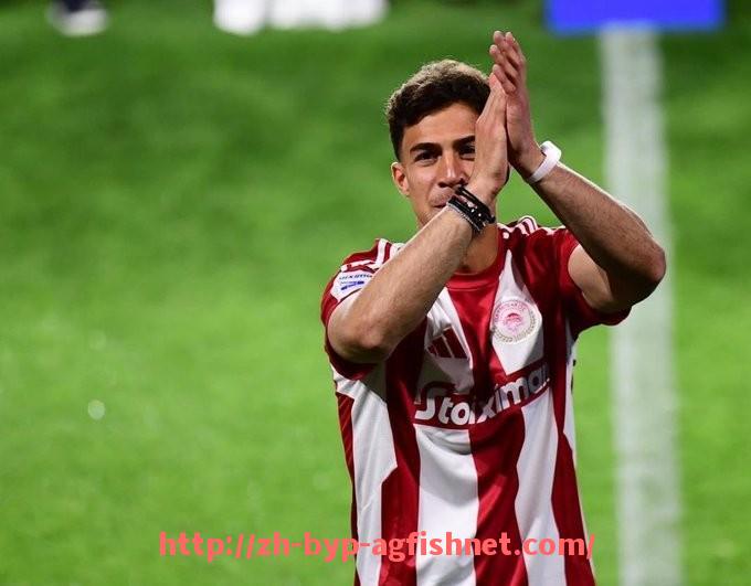 AG捕鱼王官网-西甲联赛有底线裁判:西甲联赛裁判的底线标准与执法原则